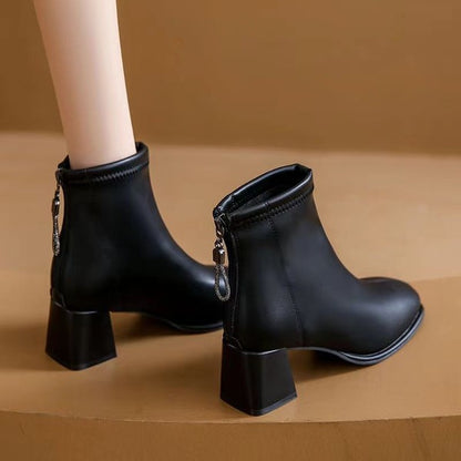 Thick Heel Urban Boots (Product Code : 3268)